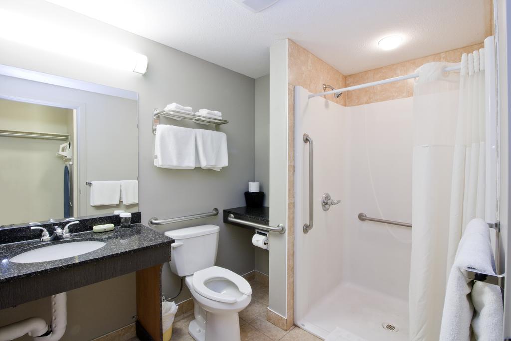 Travelodge By Wyndham Kindersley Habitación foto